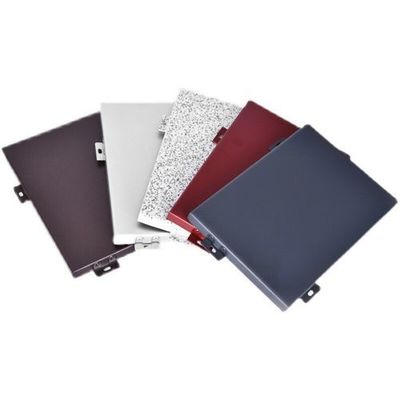 Pannello di alluminio personalizzato resistente alle intemperie fabbricato per la decorazione di vetrate / tetto / facciata