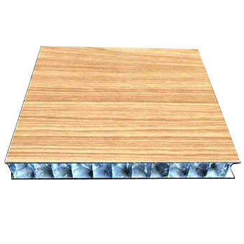 Pannello composito di aluminosi ad alta resistenza a nido di miele PVDF personalizzabile Rivestimento di legno Colori